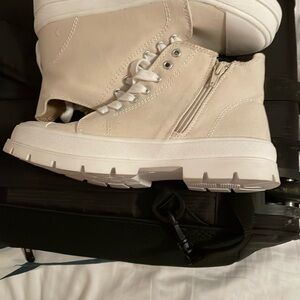 Cream Sneakers with High-Top Design and Sturdy Sole